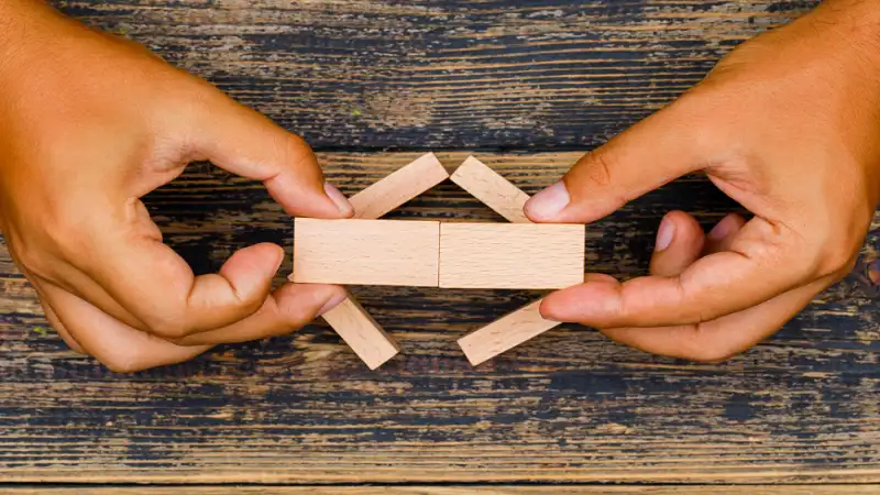 How a Strong Logo Builds Trust Before You Say a Word